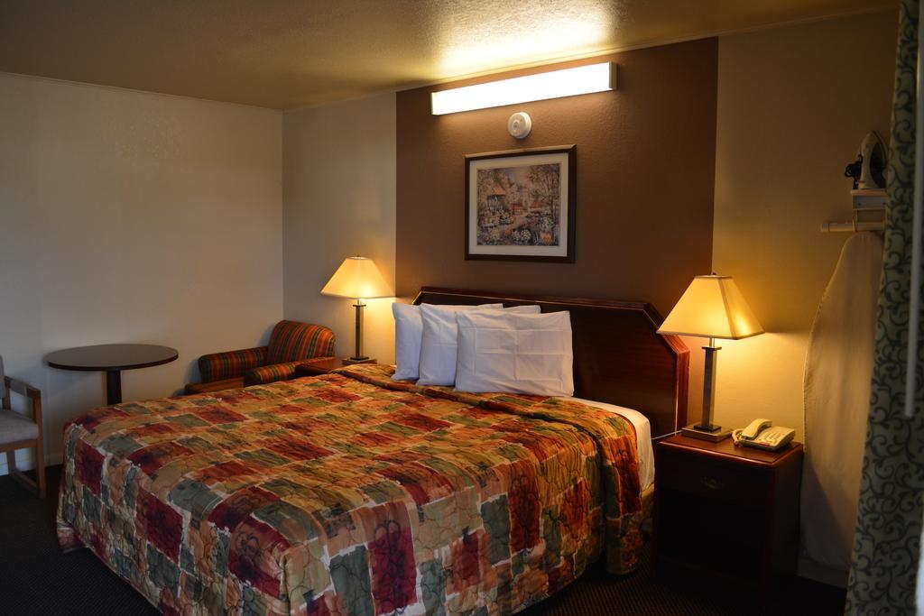 Great Western Inn Джанкшен Сити Экстерьер фото